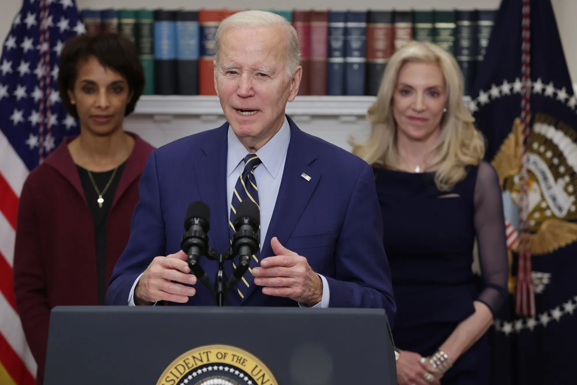 President Joe Biden with&nbsp;National Economic Council Director Lael Brainard (R) and&nbsp;Council of Economic Advisers Chair Cecilia Rouse.&nbsp;