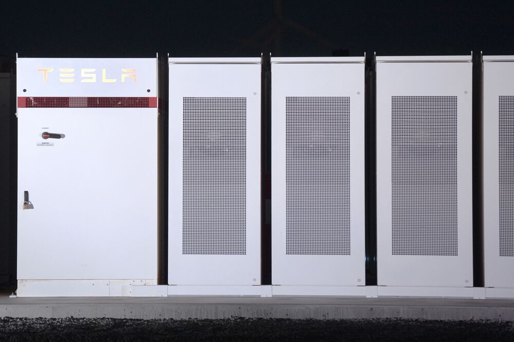 Tesla Project To Install Another Giant Battery In Australia Bloomberg