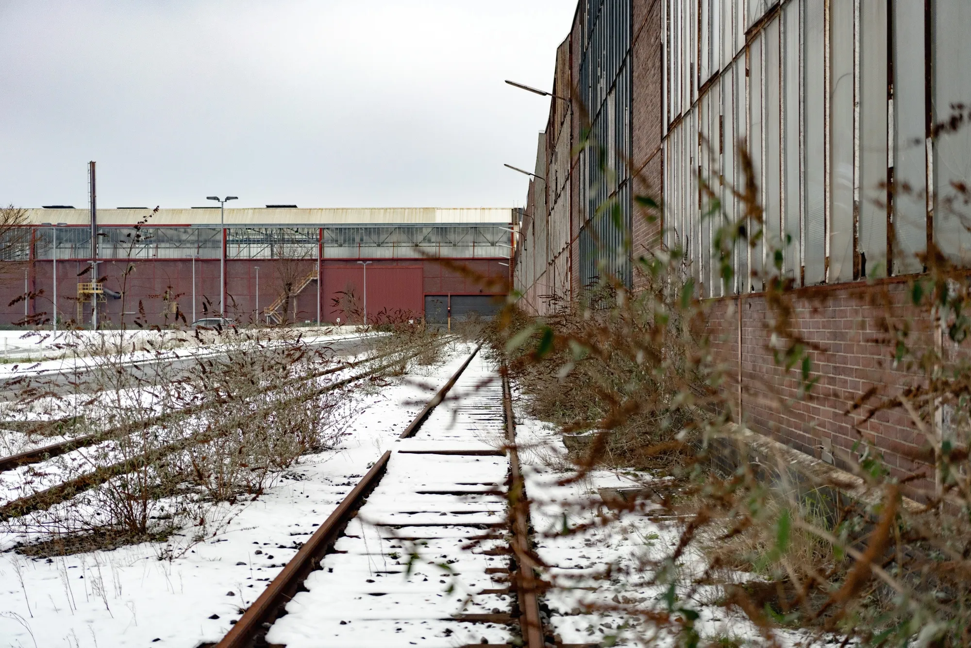 The permanent closure of Vallourec SACA’s pipe plant in Düsseldorf, which dates back more than a century, is one of many signs of Germany’s industrial downshift.