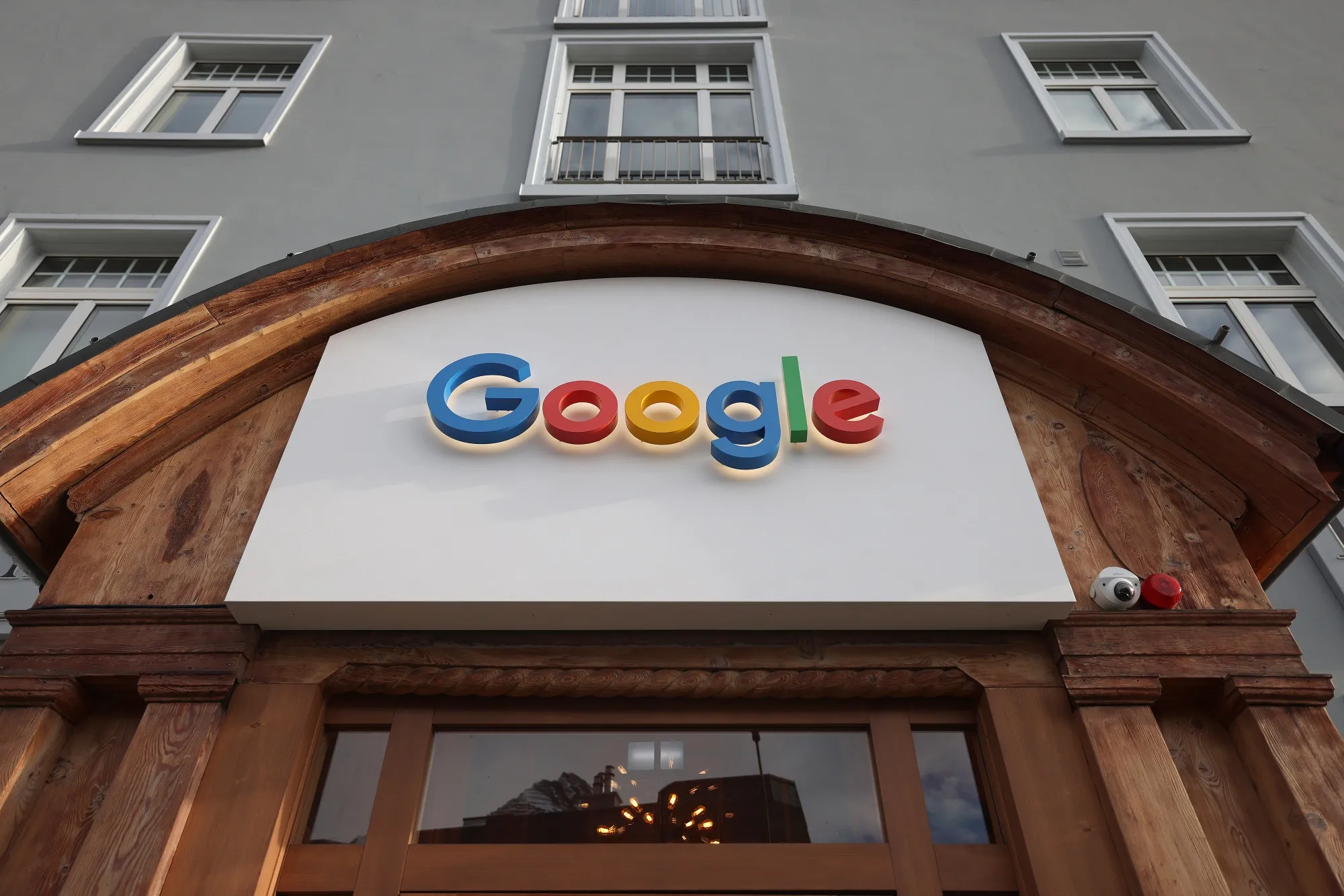 EU Gives Tech Giant Google Six-Month Deadline to Comply with DMA, Ribera  Says - Bloomberg