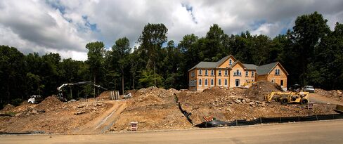 Americans Living Larger As New-Home Sizes Defy Economy