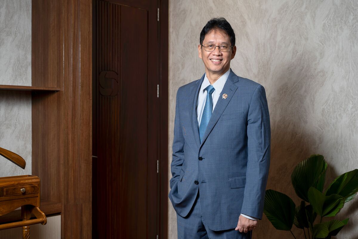 bloomberg.com - Grace Sihombing - Indonesia Finance Chief Takes His Growth Bet to a World on Edge