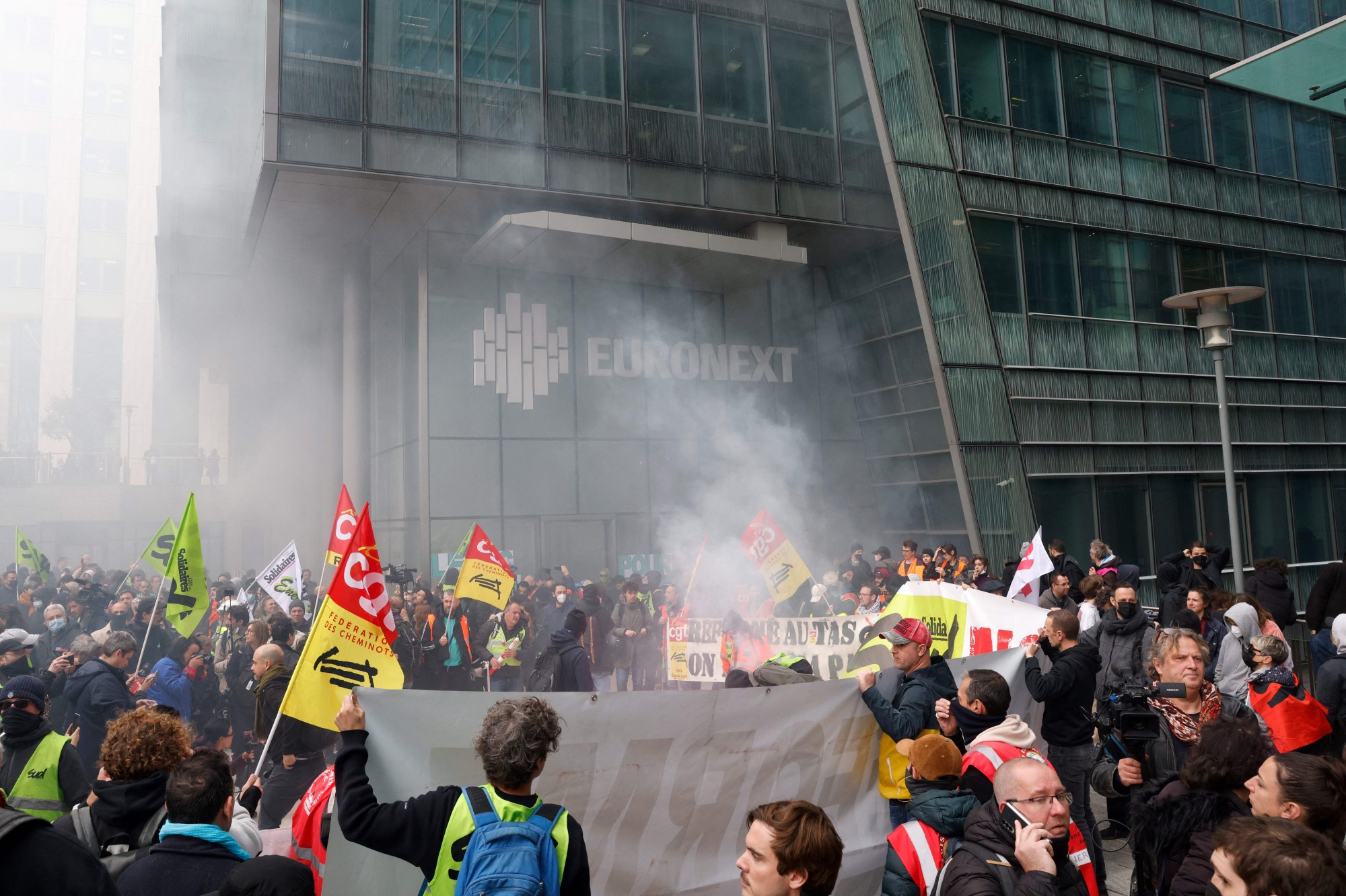 French protesters storm LVMH headquarters