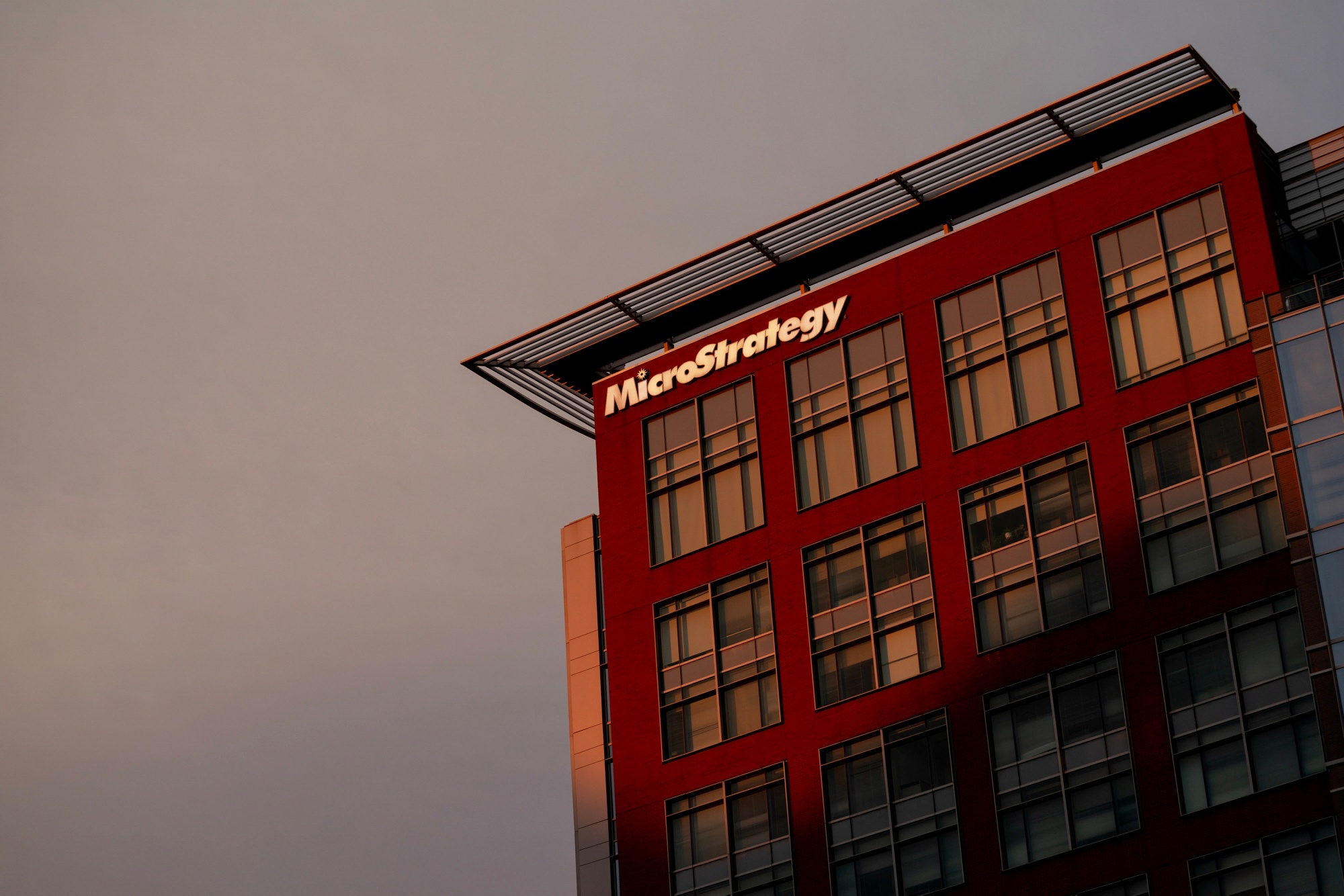 Muyao Shen - Crypto & DeFi Reporter | Bloomberg