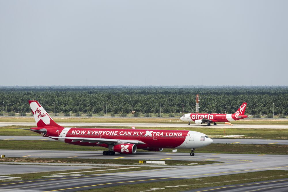 Airasia Long Haul Arm Pitches Dramatic Overhaul To Survive Bloomberg