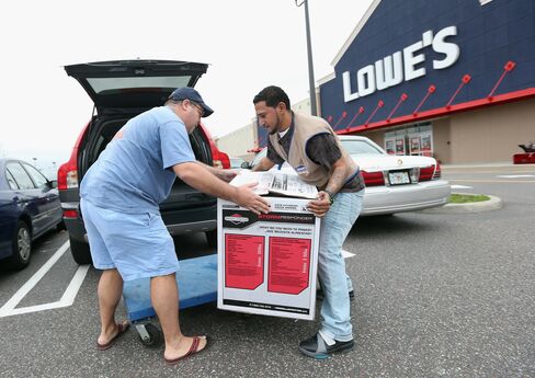 Lowe’s Profit Tops Estimates as Sandy Preparations Boost Sales