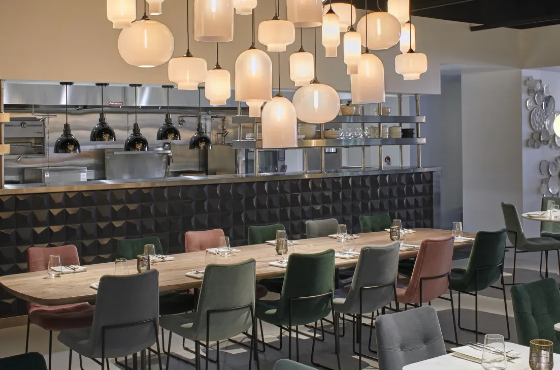 Crate &amp; Barrel dining coming to&nbsp;Chicago.