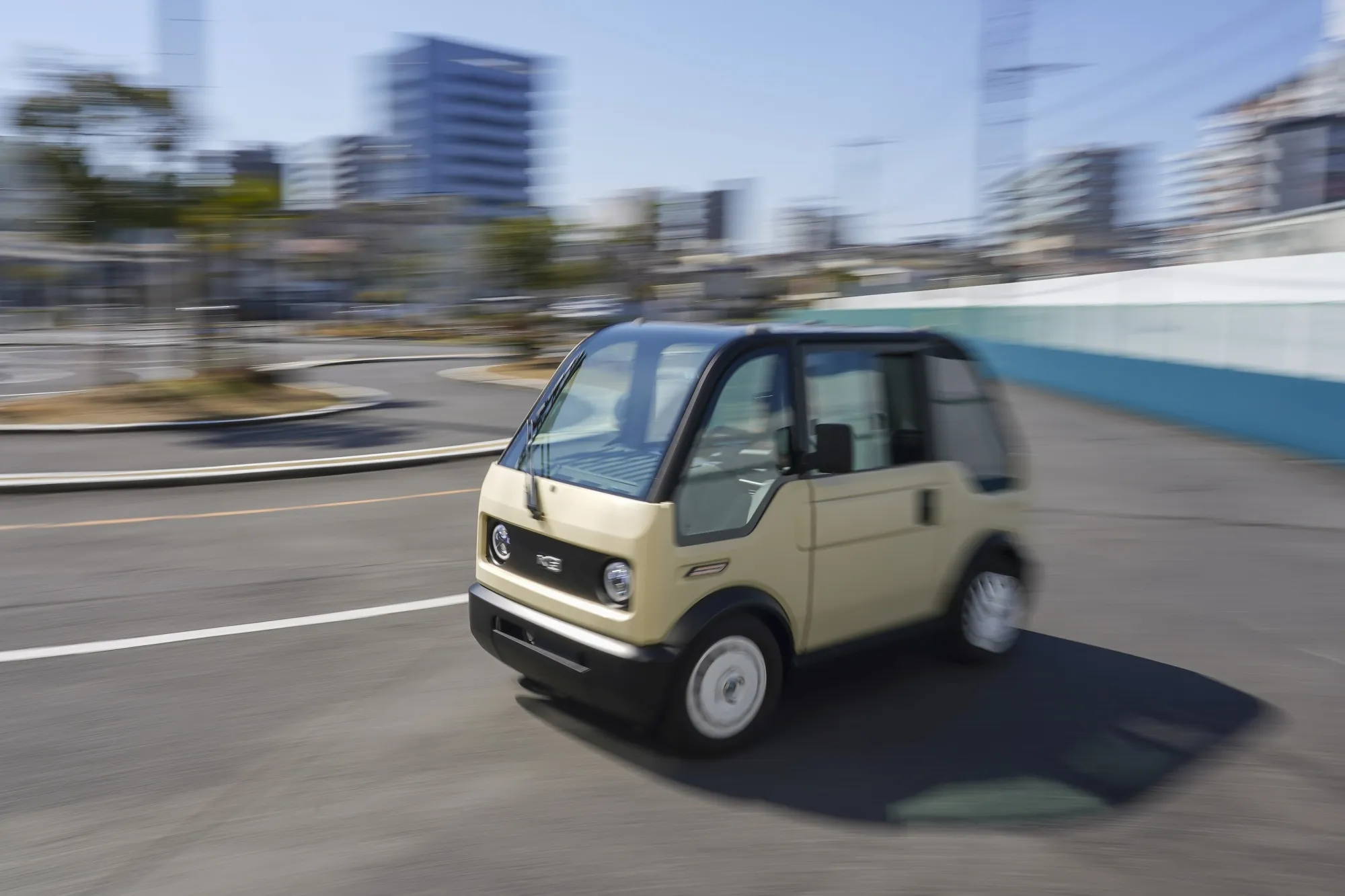 電動自動車 電力駆動レーシングカー「Nissan ZEOD RC」を日本初公開