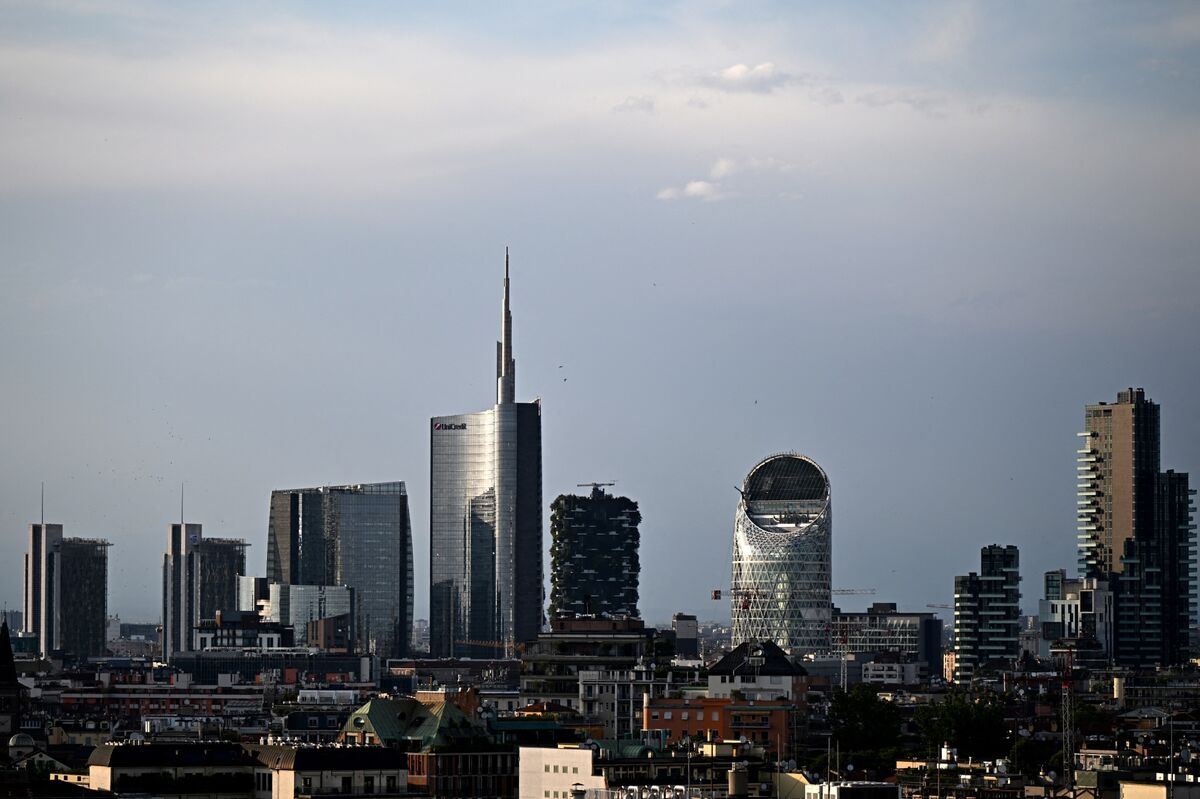 Italy Mulls Asking for One-Off Payment on Bank Profits: Corriere