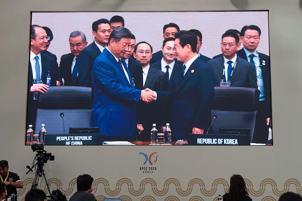 Xi Jinping&nbsp;and Lee Jae-Myung during the APEC Economic Leaders' Week, in Gyeongju, South Korea.&nbsp;