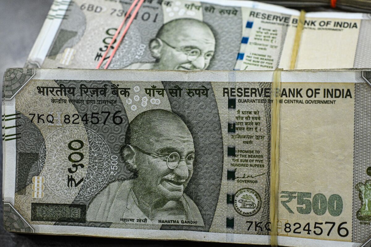 Citi Sees Beaten-Up Rupee Rebounding With Short-Term Options Bet