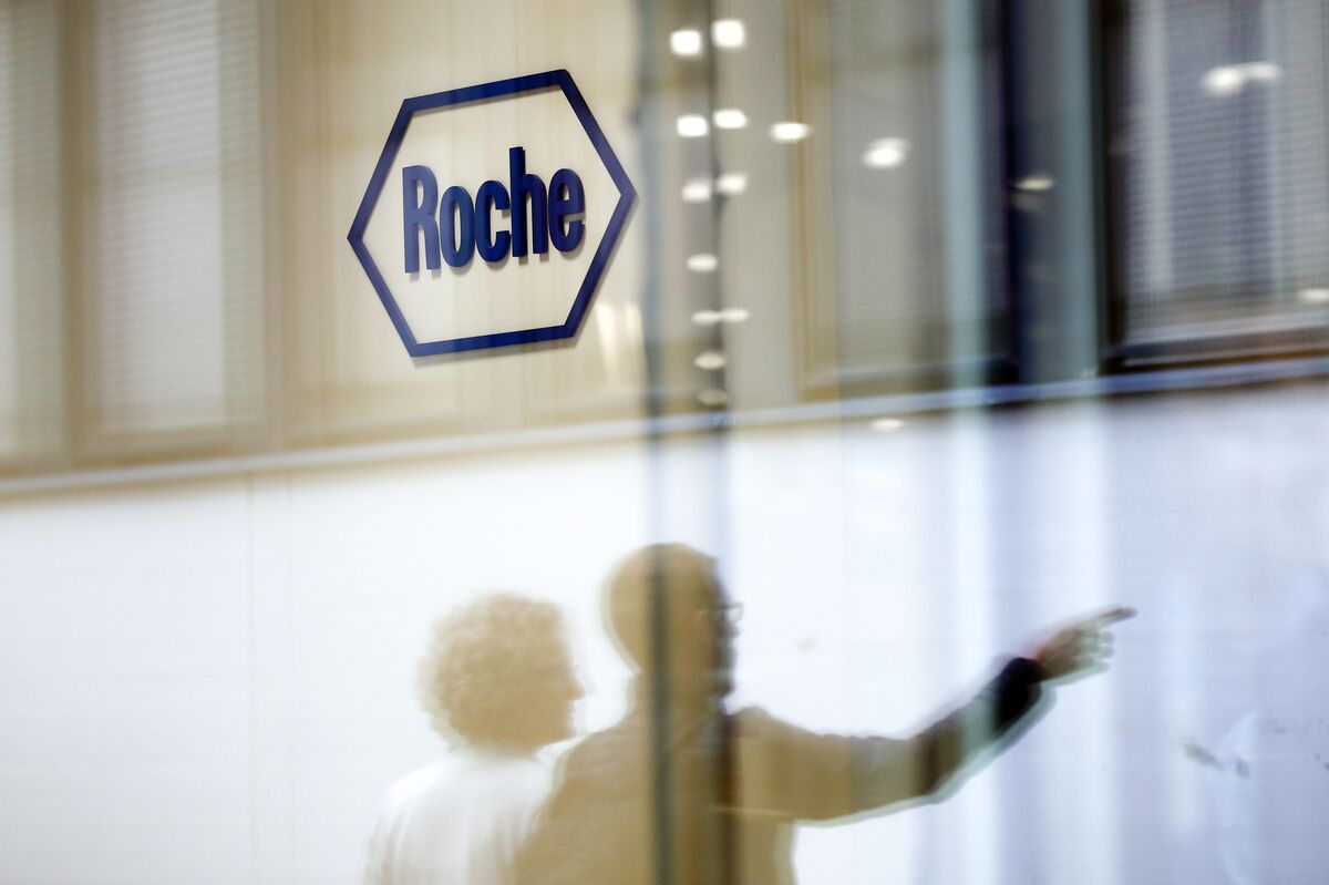 Roche (SWX:ROG) Looks Within Company for Pharma Chief as Pressure Grows - Bloomberg