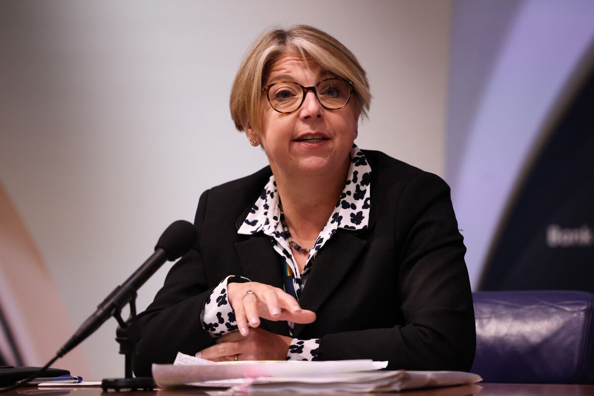 BOE’s Breeden Says Weaker Sterling Poses Inflation Risk