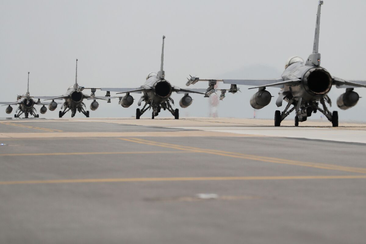 Lockheed to Make F-16 Wings in India Eyeing Plane Deal - Bloomberg