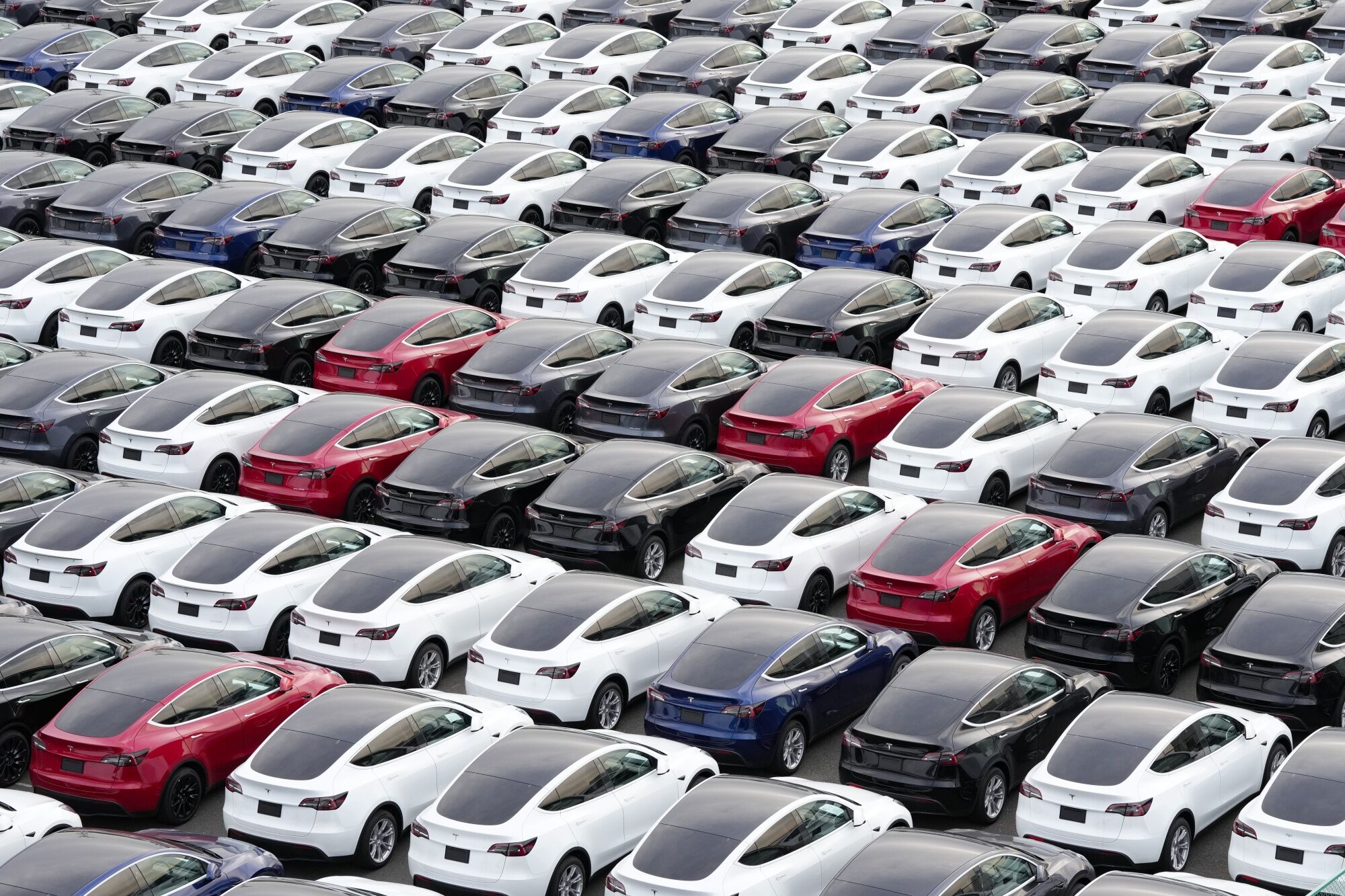Tesla Poised for Delivery Record Despite Demand…
