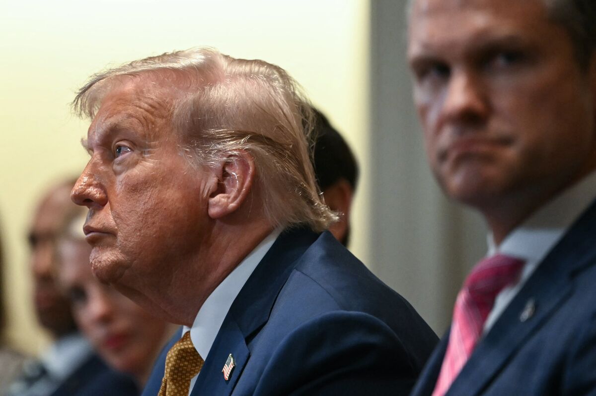 Trump tiếp tục chỉ trích Putin, gửi thêm vũ khí cho Ukraine