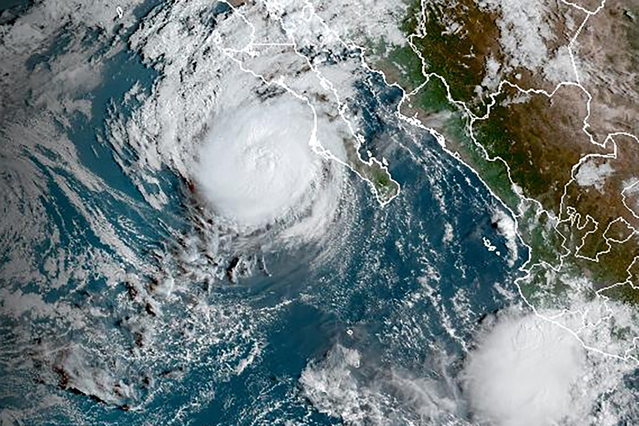 Image associated with story "Hurricane Threatens to Drop Foot of Rain on Baja California Sur"