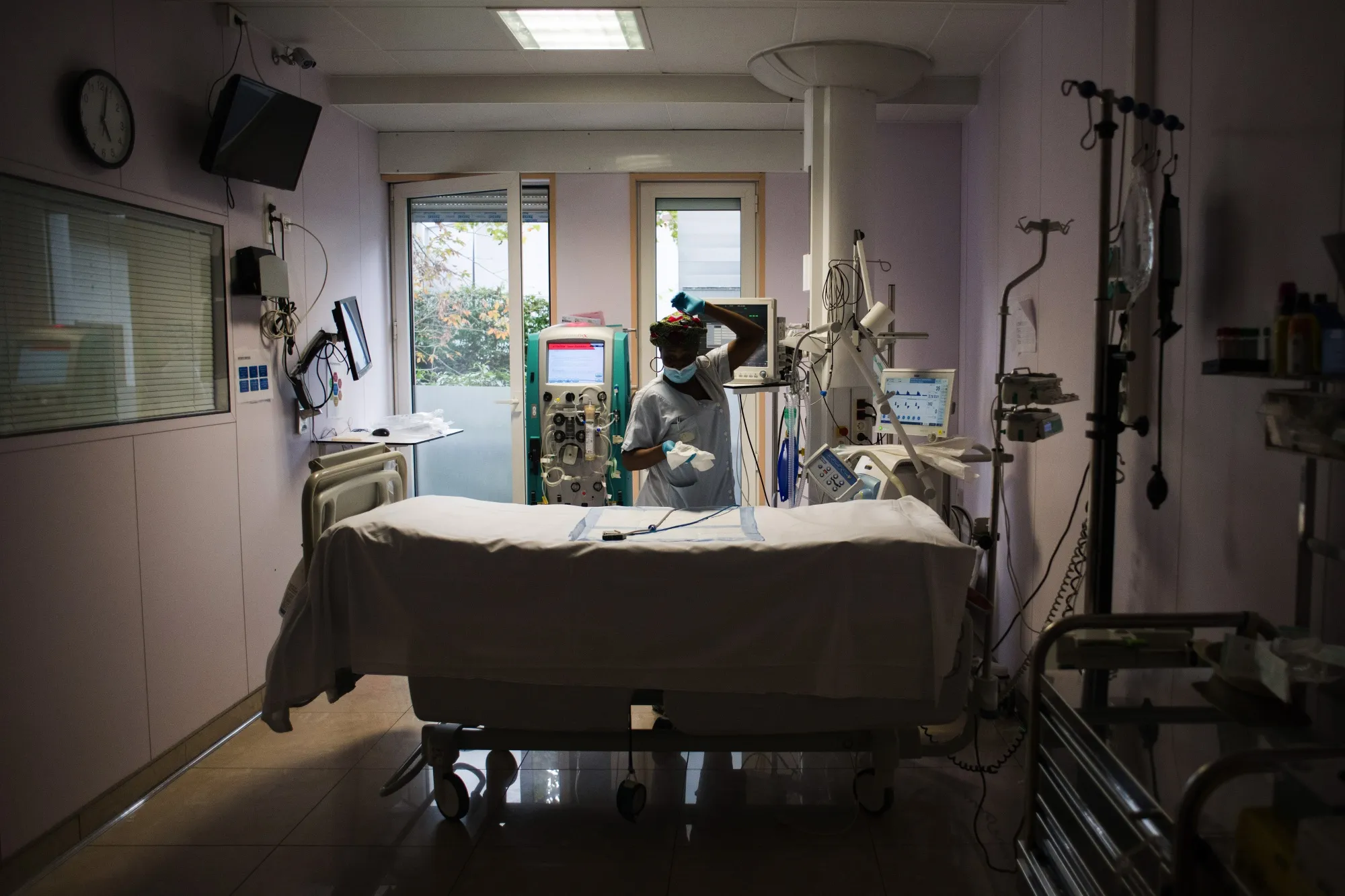 Intensive Care Unit Treats Covid-19 Patients With Virus Resurgent 