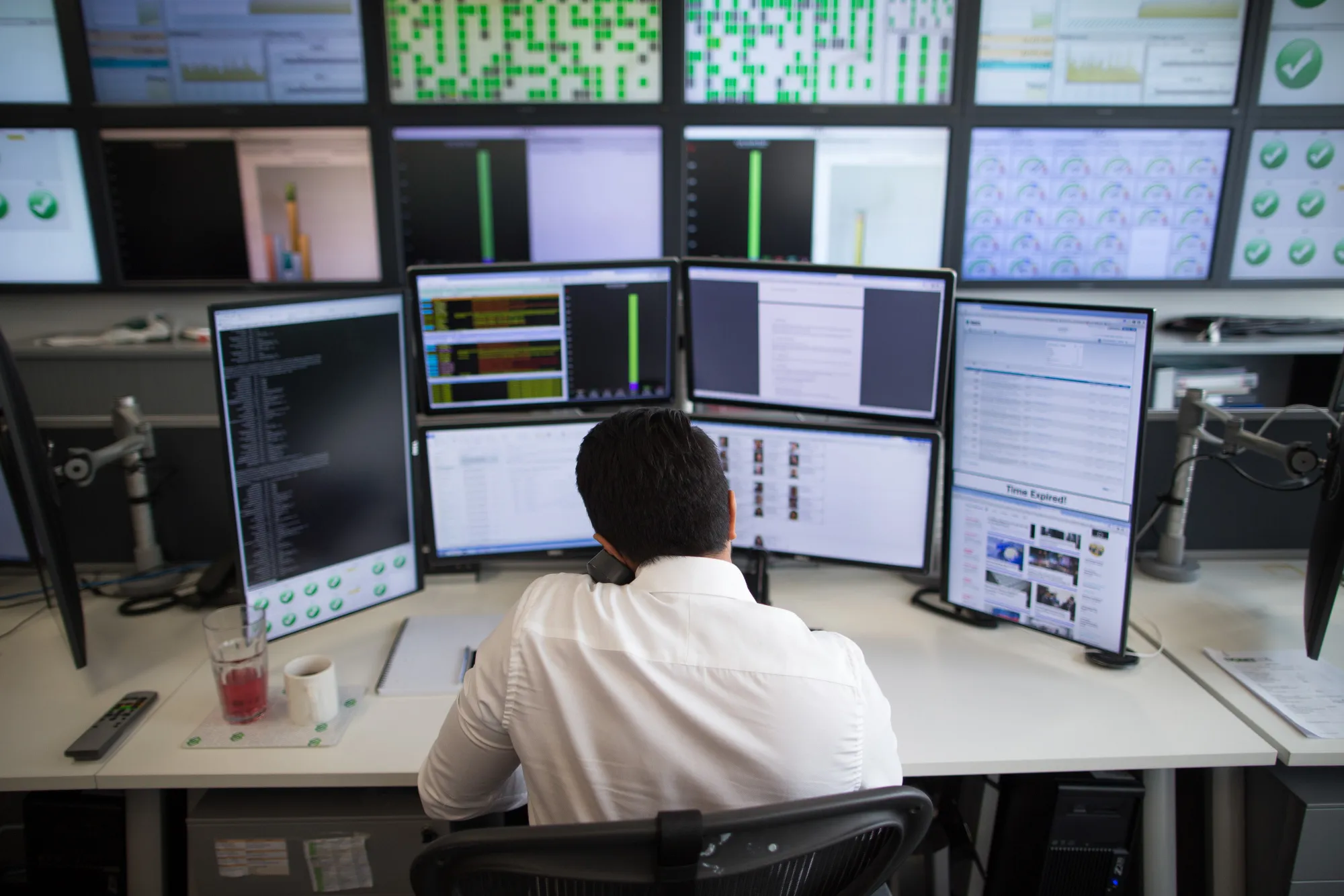 ヘッジファンドが環境銘柄を空売り－米インフレ抑制法の支援は裏目か - Bloomberg