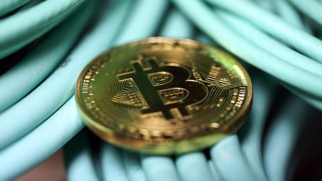 How To Make Money Off Bitcoin Without Actually Owning It Bloomberg - 