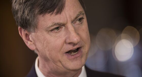 Fed’s Evans Says Intermittent Virus Outbreaks Will Slow Economy