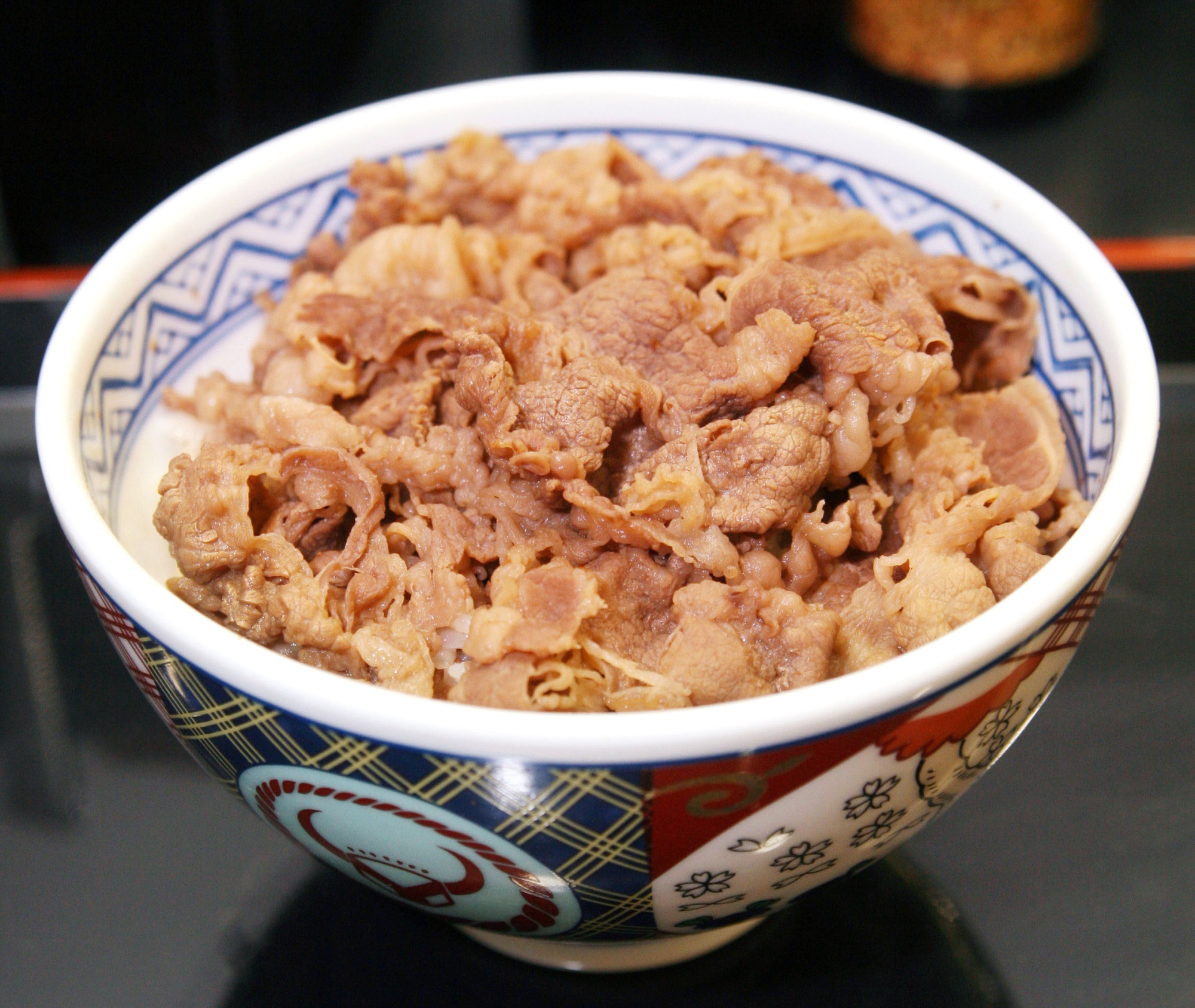 Low Cost Beef Bowls Get Cheaper As Yoshinoya Resists Tax Hike Bloomberg
