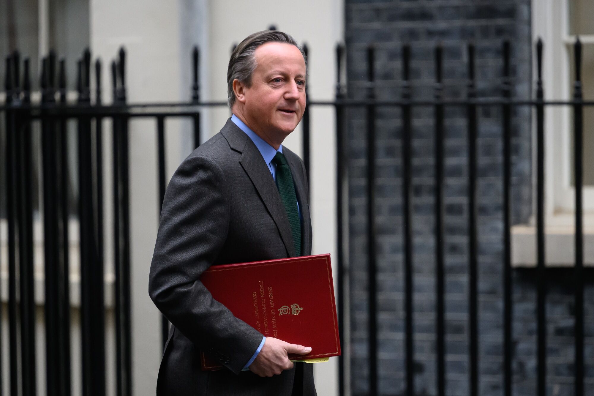 Cameron Re-engages With China In Call With Foreign Minister Wang 