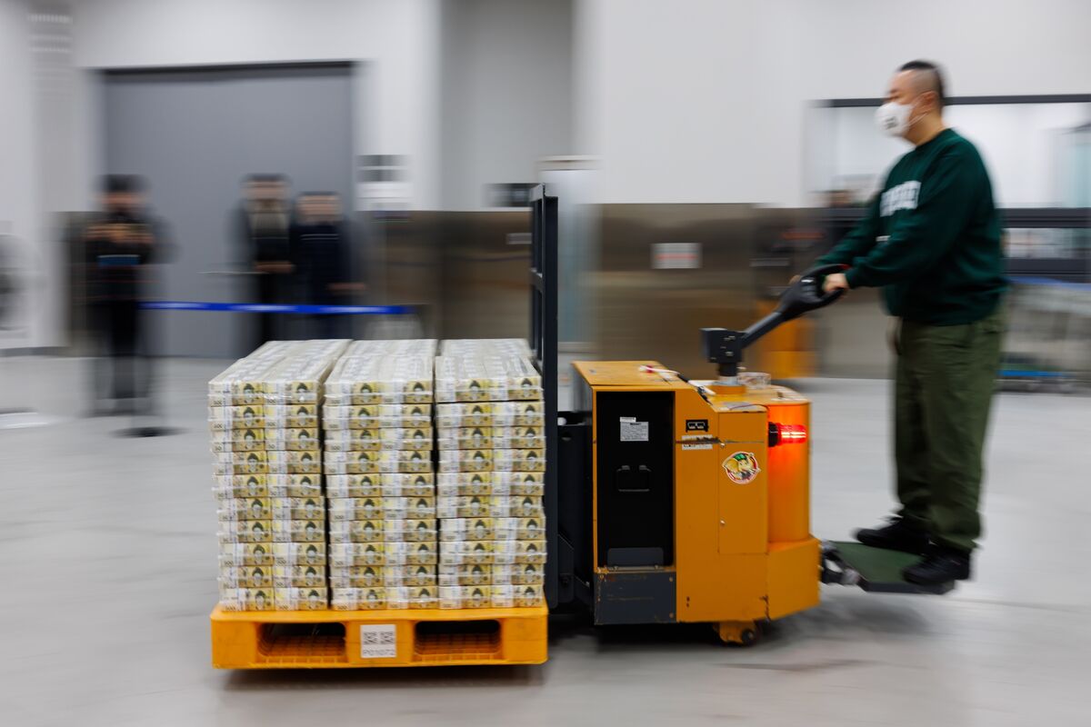 Emerging-Market Assets Inch Higher Before Ukraine, Fed Meetings