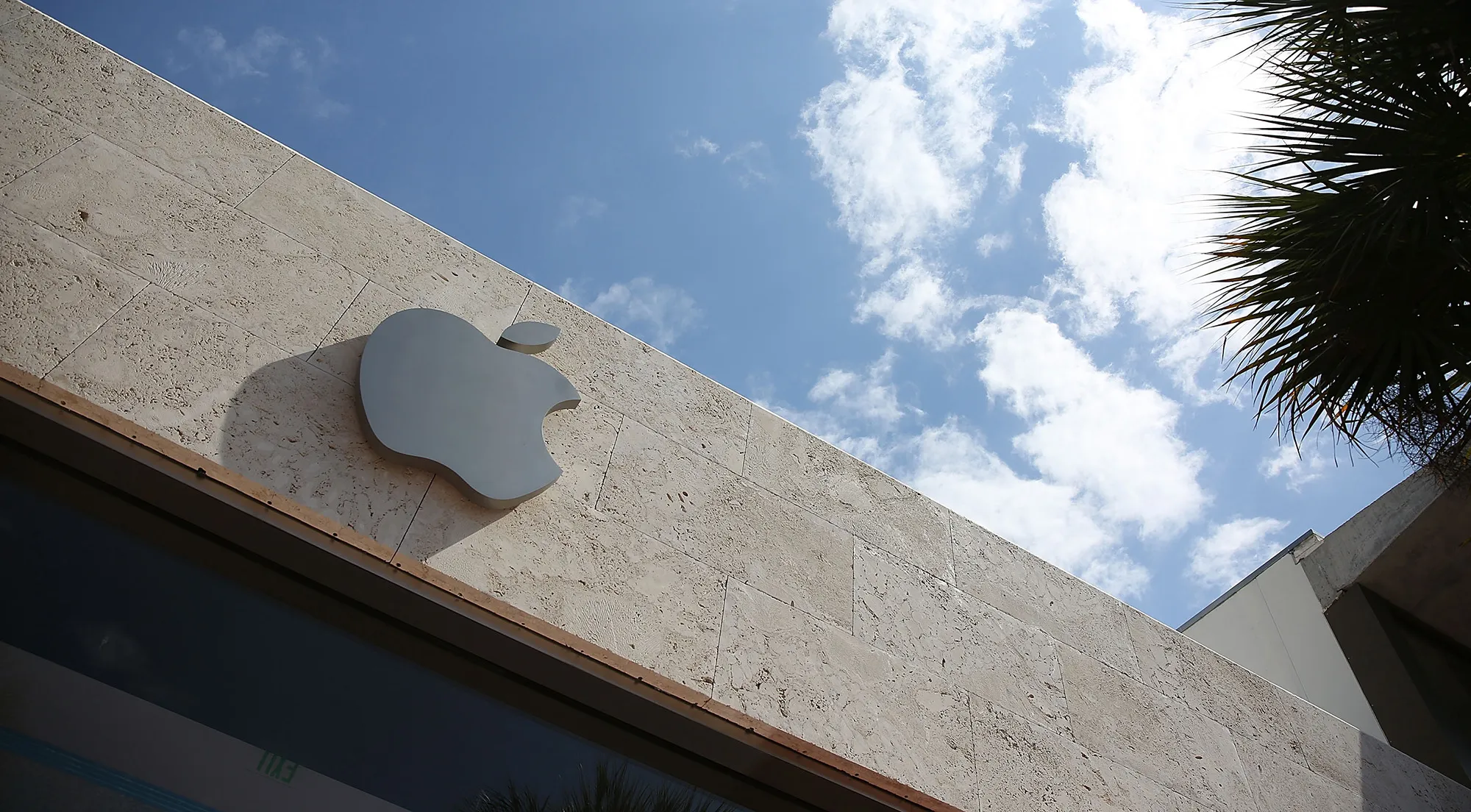 Apple store in Miami Beach