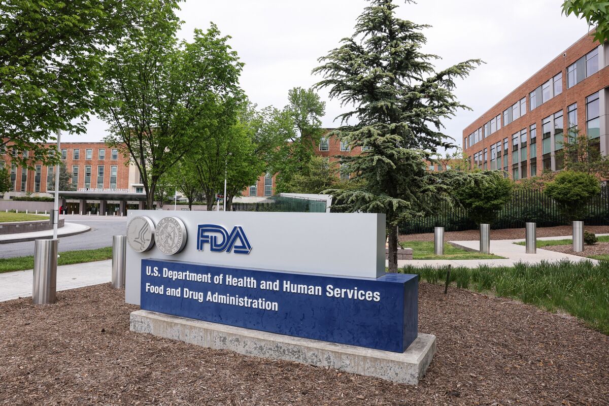 bloomberg.com - Rachel Cohrs Zhang - Trump Administration Eyes White House Aide for Top FDA Post