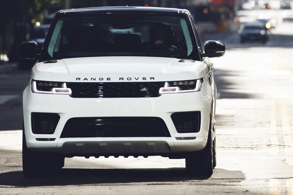 Range Rover Sport Hse P400e Review An Unbeatable Plug In Hybrid Relates To Range Rover S New Plug In Hybrid Loses Two Cylinders But Gains