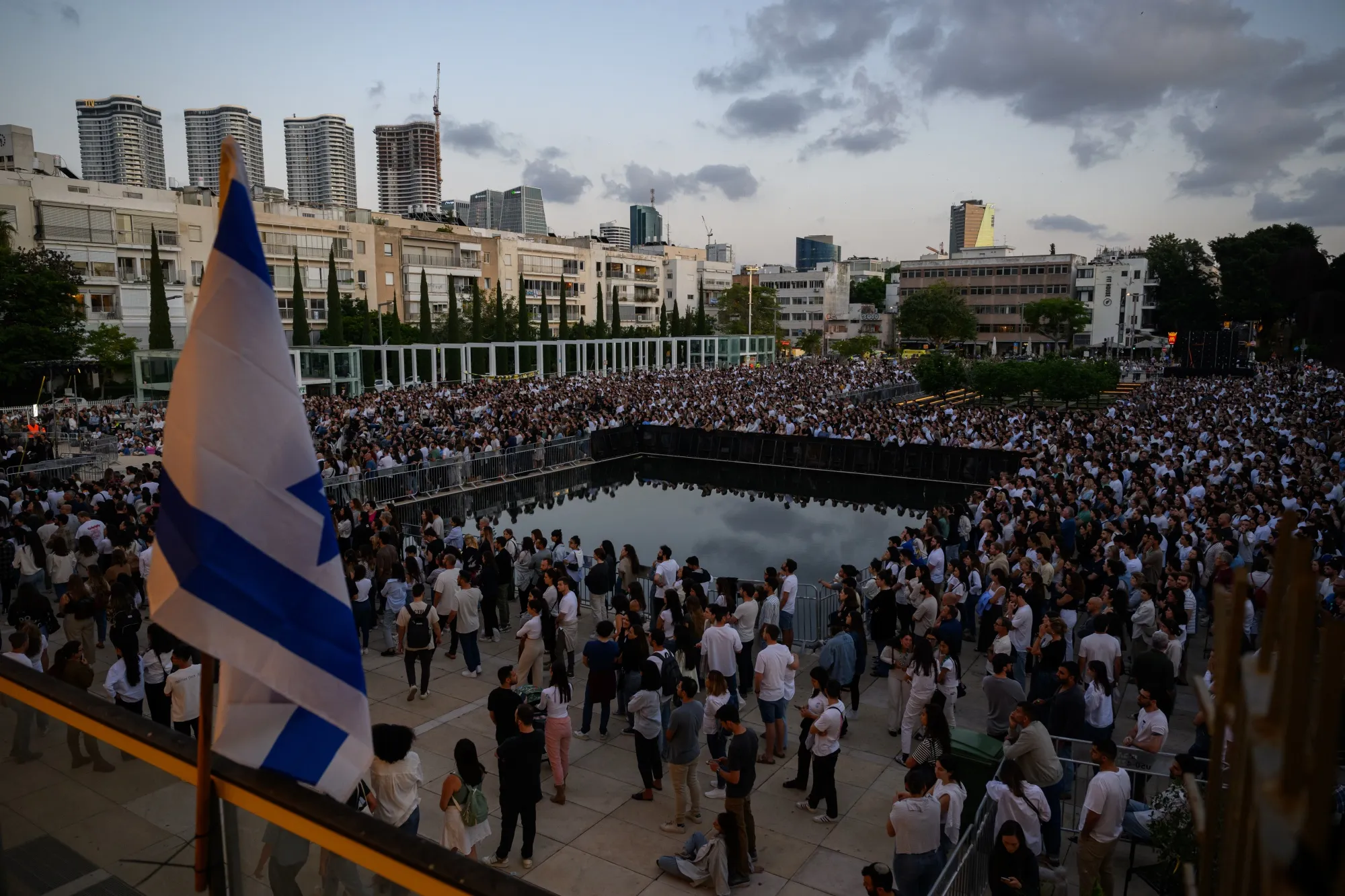 Yom HaZikaron ceremony in Habima Square in Tel Aviv on May 12.