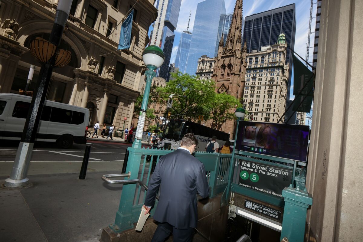 bloomberg.com - Ryan Vlastelica - 'Dinosaur' Tech Stocks Reborn as AI Fuels $1.7 Trillion Rally