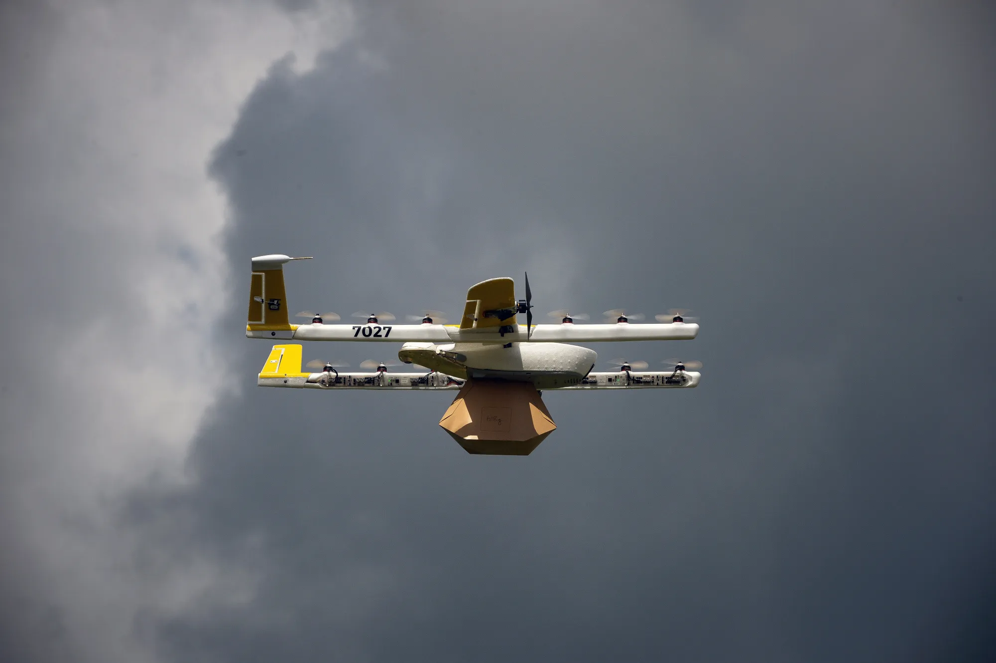 Google Demonstrates Project Wing Drone Delivery 