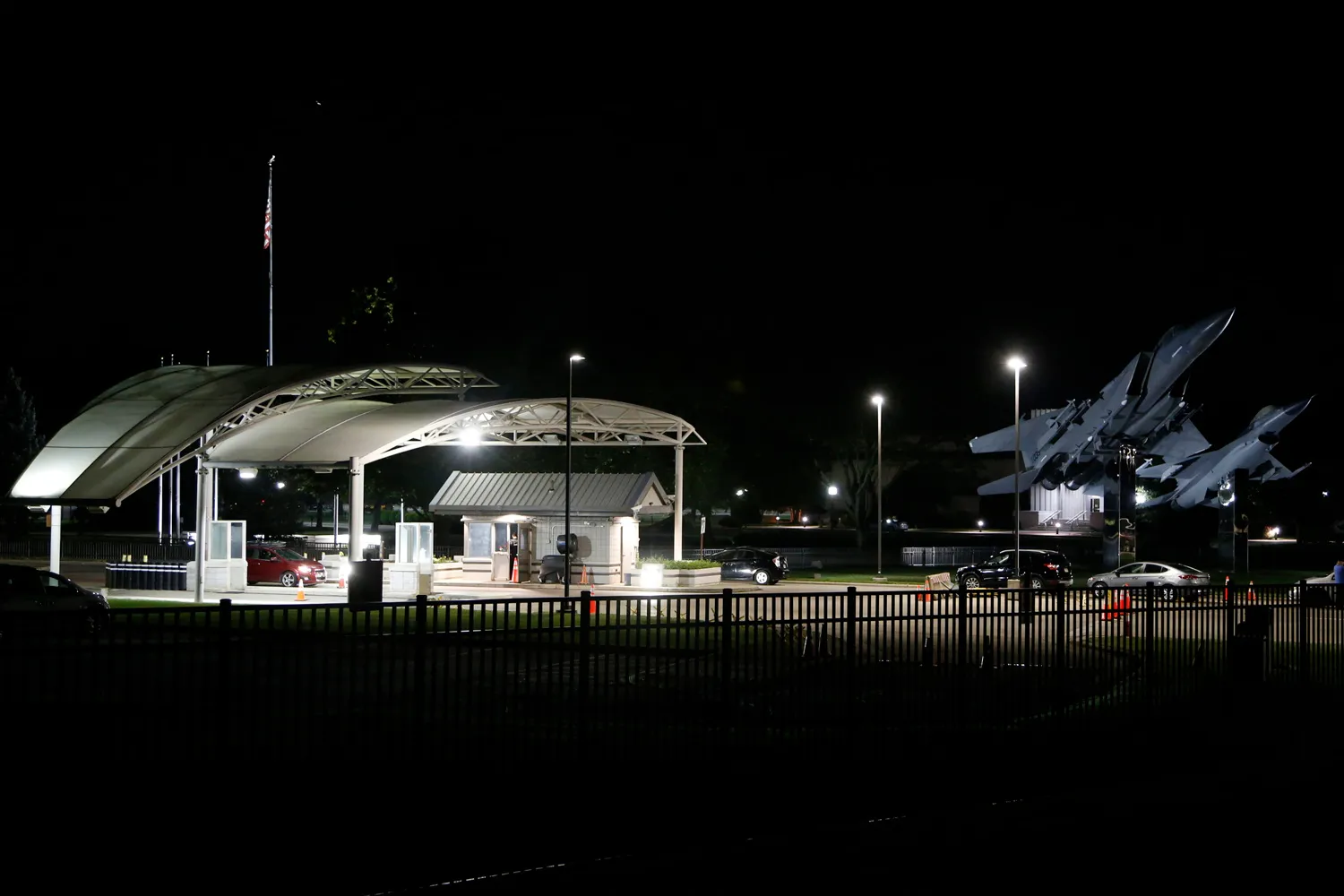 Gunshot Report Triggers Lockdown at Ohio's Wright-Patterson Air Force Base  - Bloomberg, image size:1500x1000
