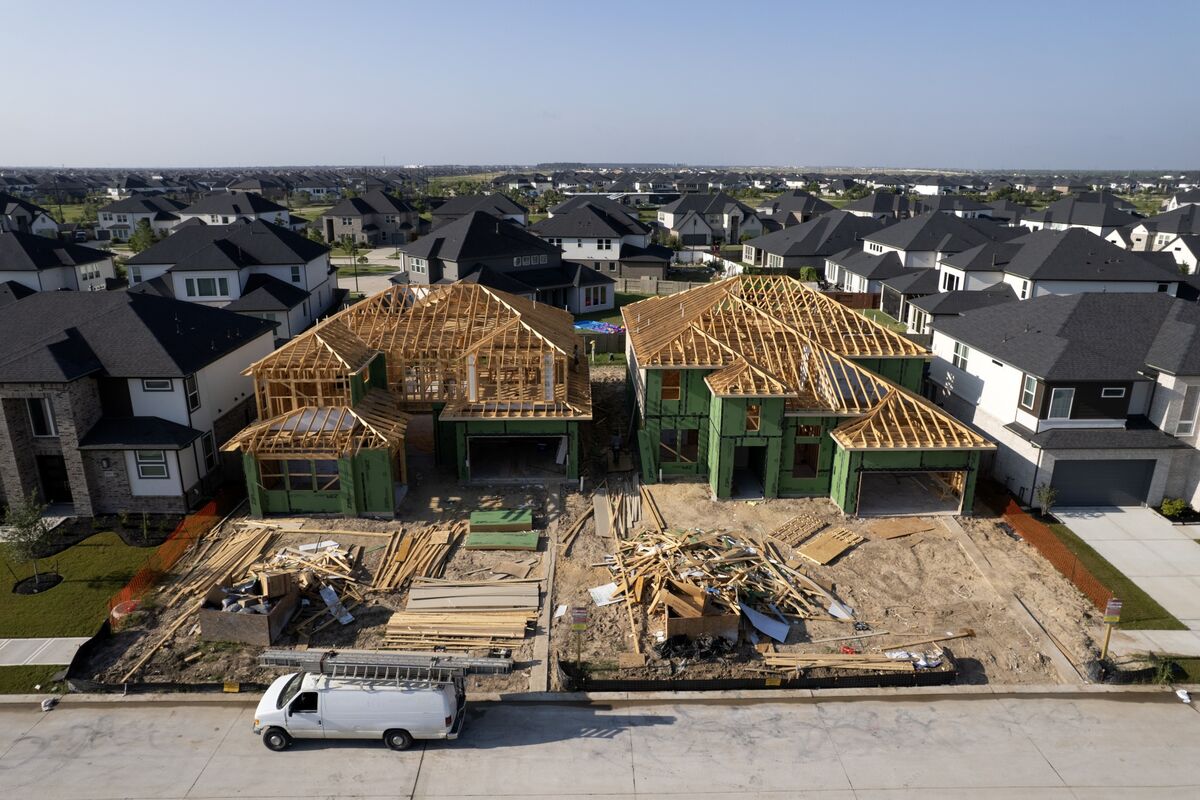 bloomberg.com - Katy O'Donnell - Trump Signs Executive Order Aimed at Taming Housing Costs