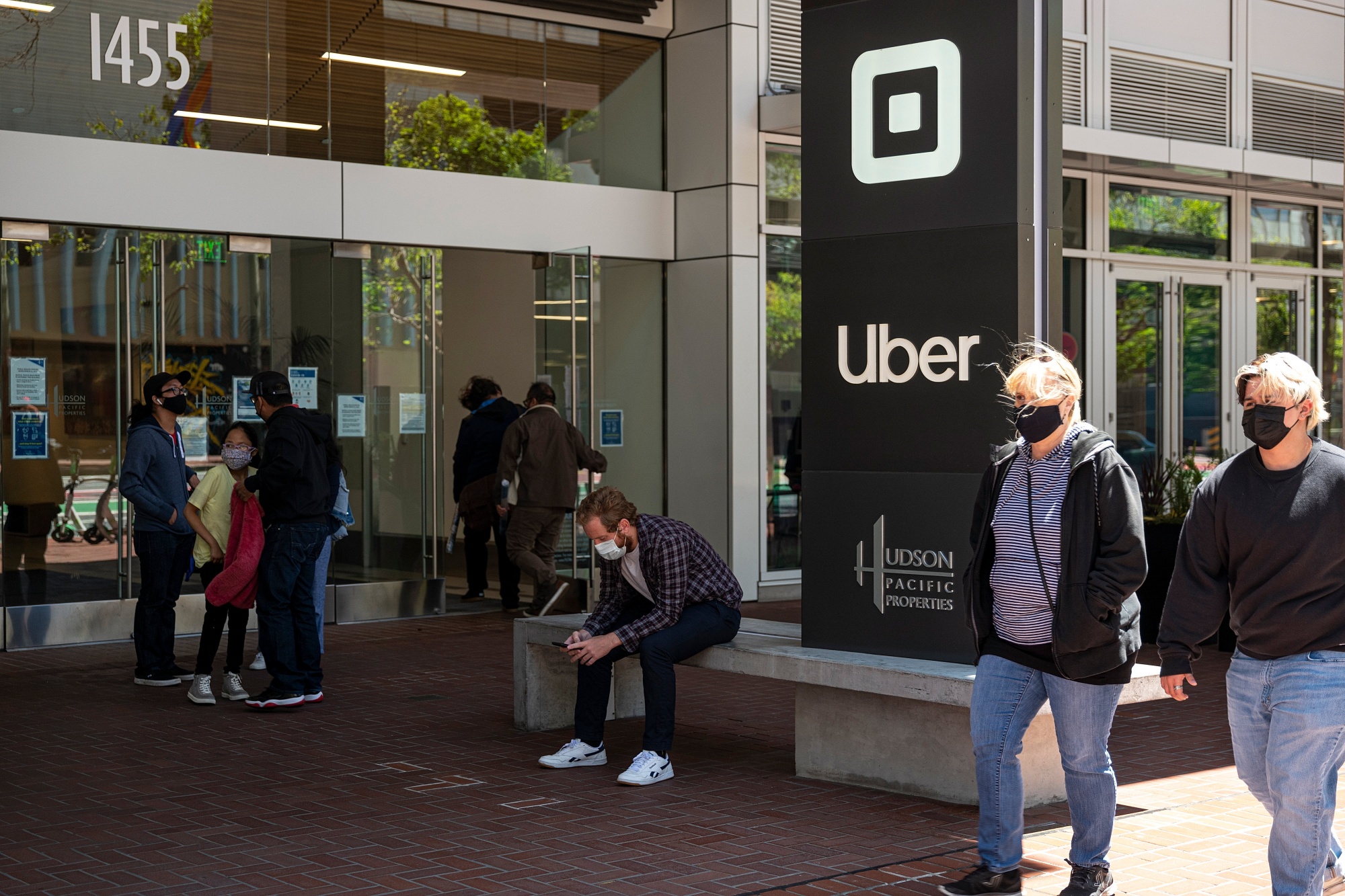 Uber Office Plan Will Require Employees Back Half Time - Bloomberg