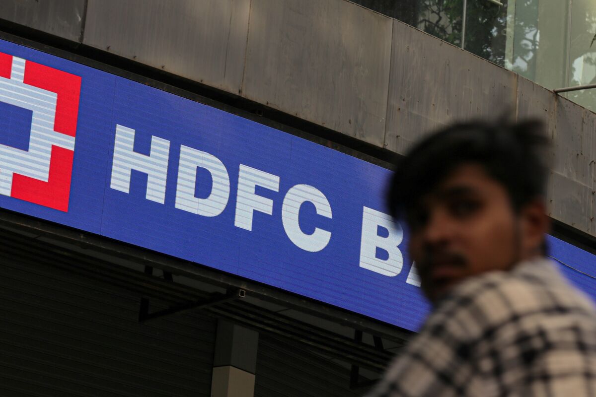 Investors Fear More Skeletons May Emerge at HDFC Bank
