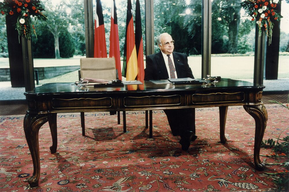 Helmut Kohl Obituary The German Chancellor S Unfinished Business