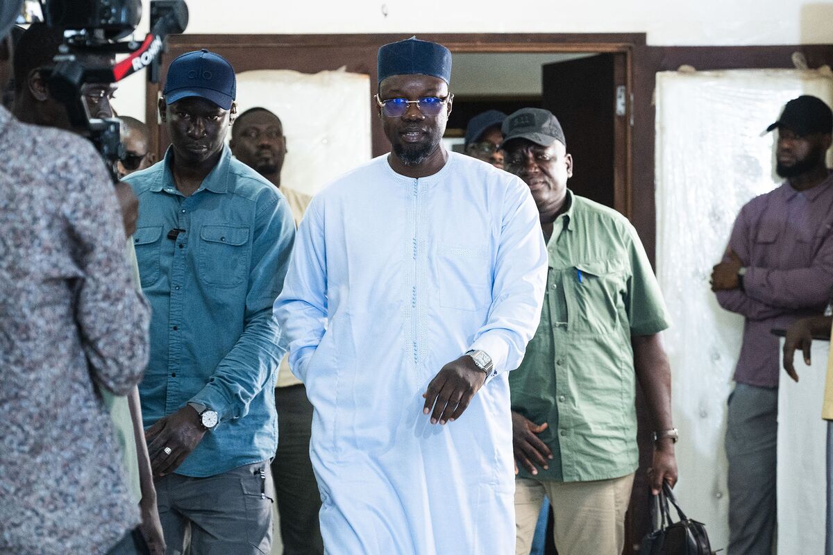 Senegal’s Sonko Reelected Pastef Chief as Rift With Faye Grows