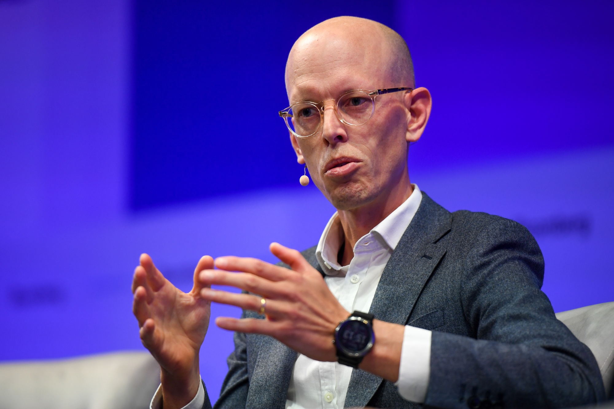 CMA’s Hayter Says UK’s Tech Law Enforcement Is ‘Out of Date’ Bloomberg