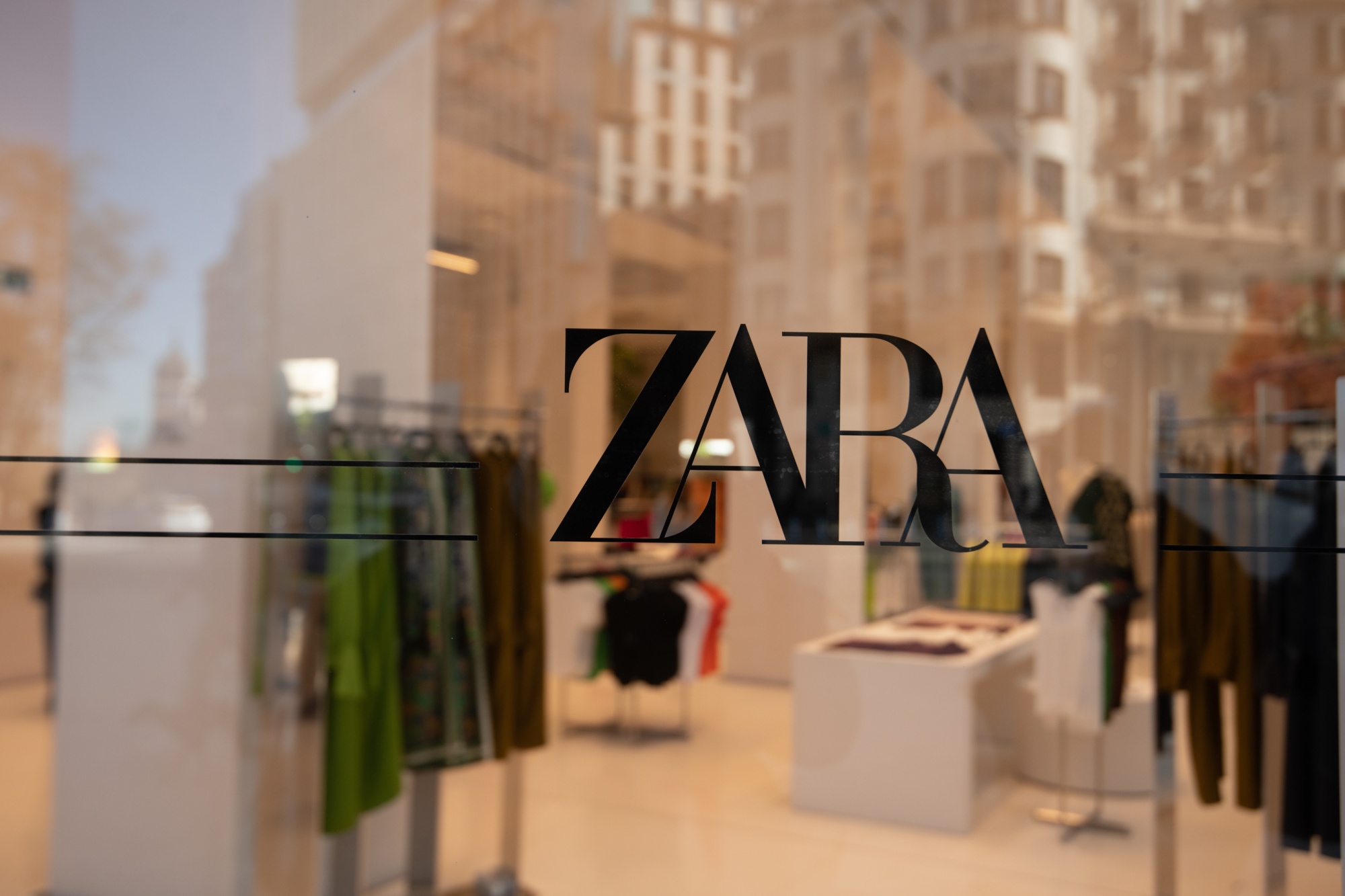 Zara Deliveries: Inditex Strives to Make Fashion Faster - Bloomberg