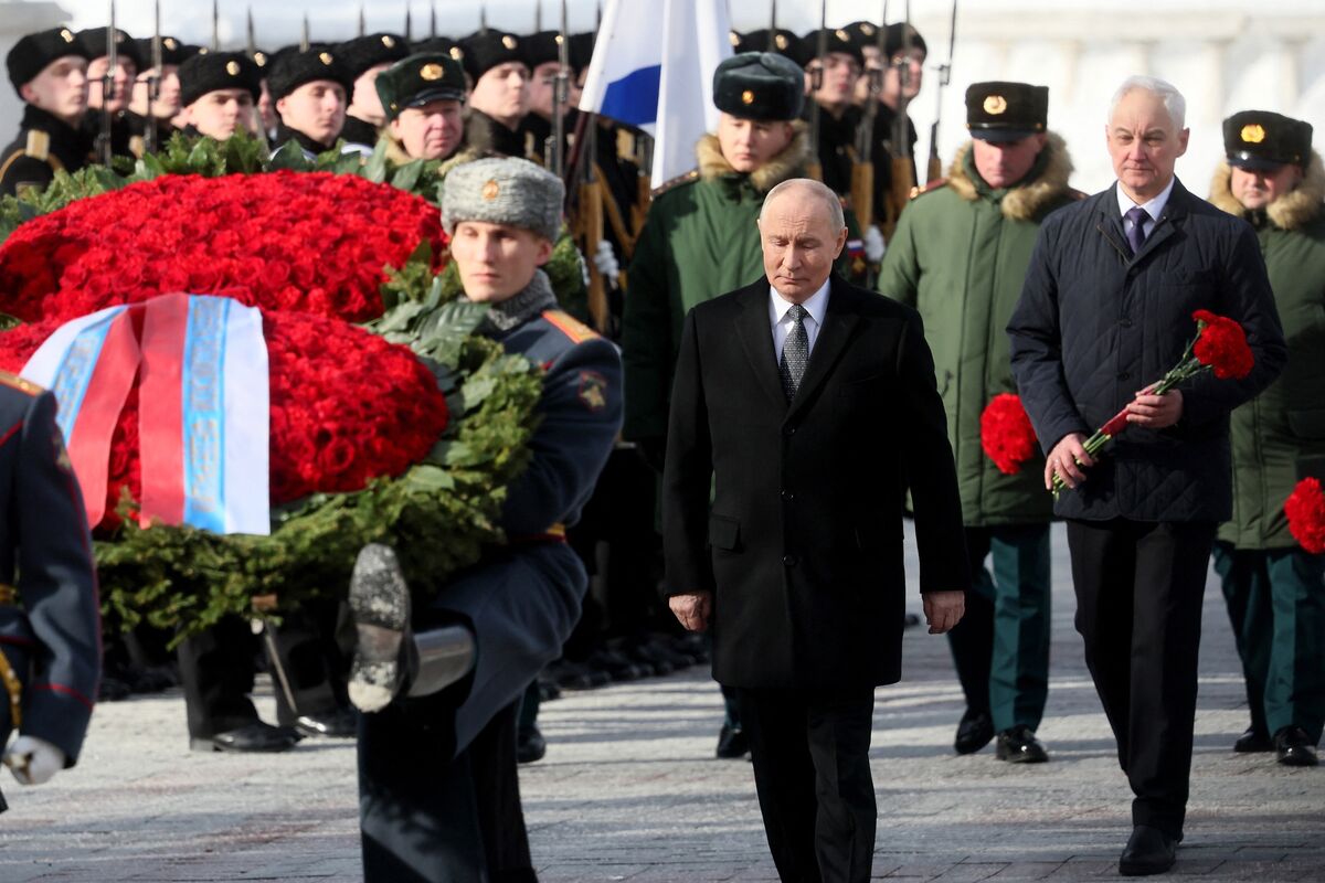 Russian Casualties Threaten to Limit New Offensive, Western Officials Say
