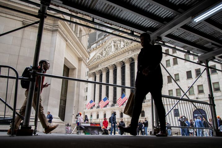 US Stocks Slump As Trump’s Threat To Fire Powell Adds Pressure