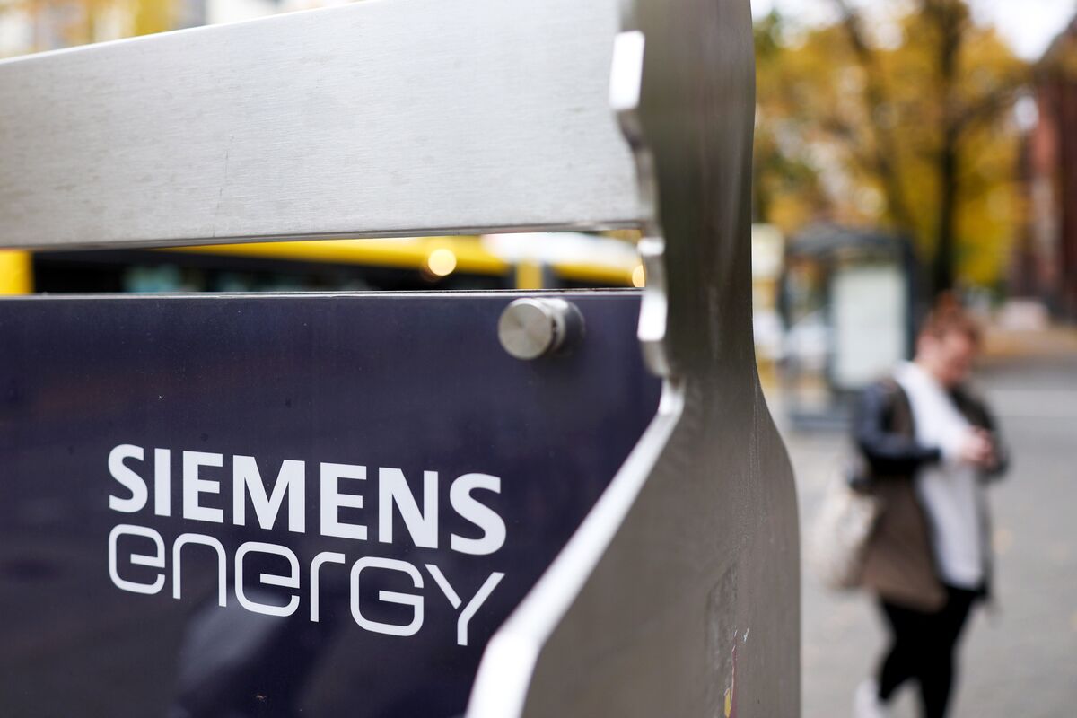 bloomberg.com - Wilfried Eckl-Dorna - Siemens Energy Plans Buyback of Up to &#8364;6 Billion Until End-2028