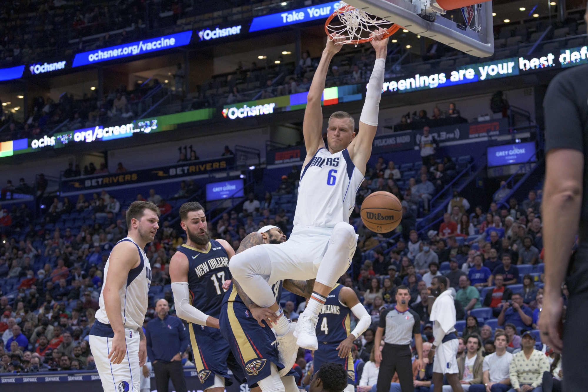 Mavericks set NBA record with 50-point halftime lead in rout - The