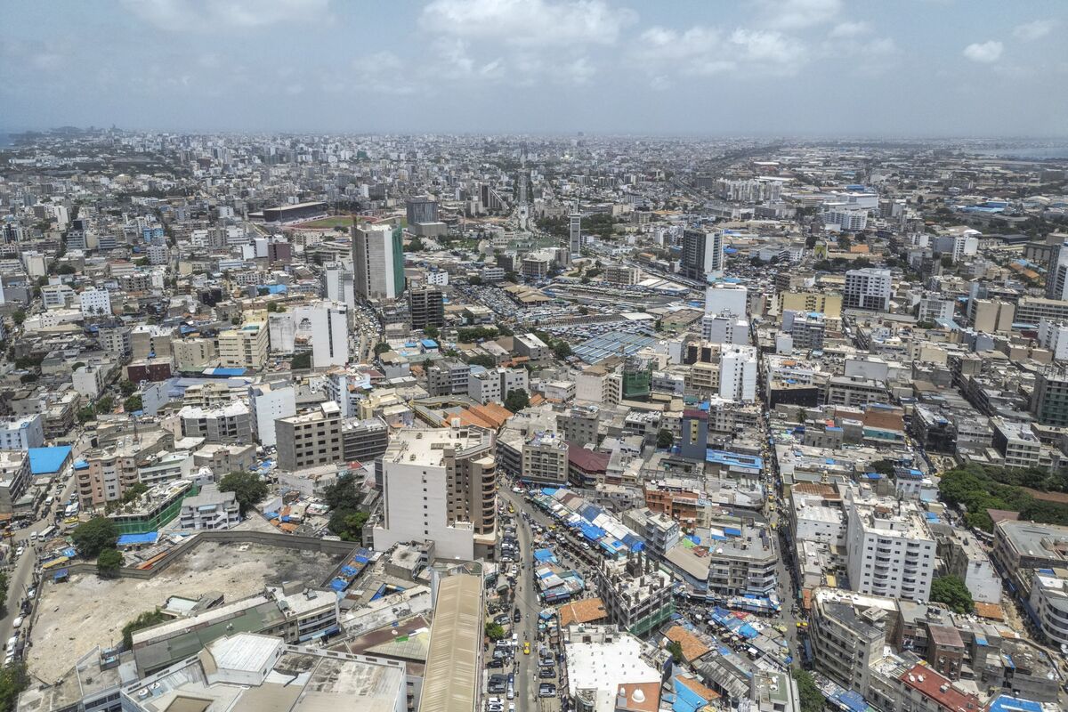Senegal Debt Revamp Risks Inflicting 60% Losses on Bondholders