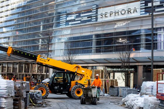 Hudson Yards Bets $2 Billion a New Manhattan Mall Can Succeed