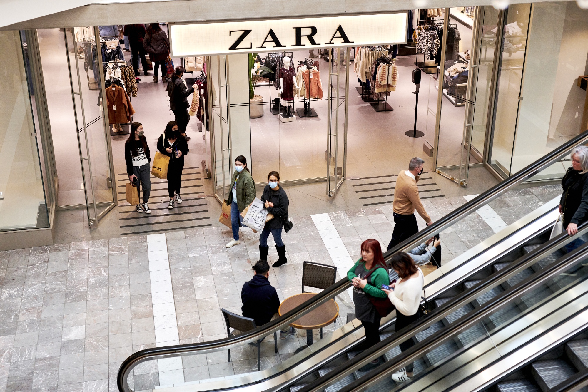 Zara’s US Clothing Sales Help Swell Top Line as Dollar Surges (ITX