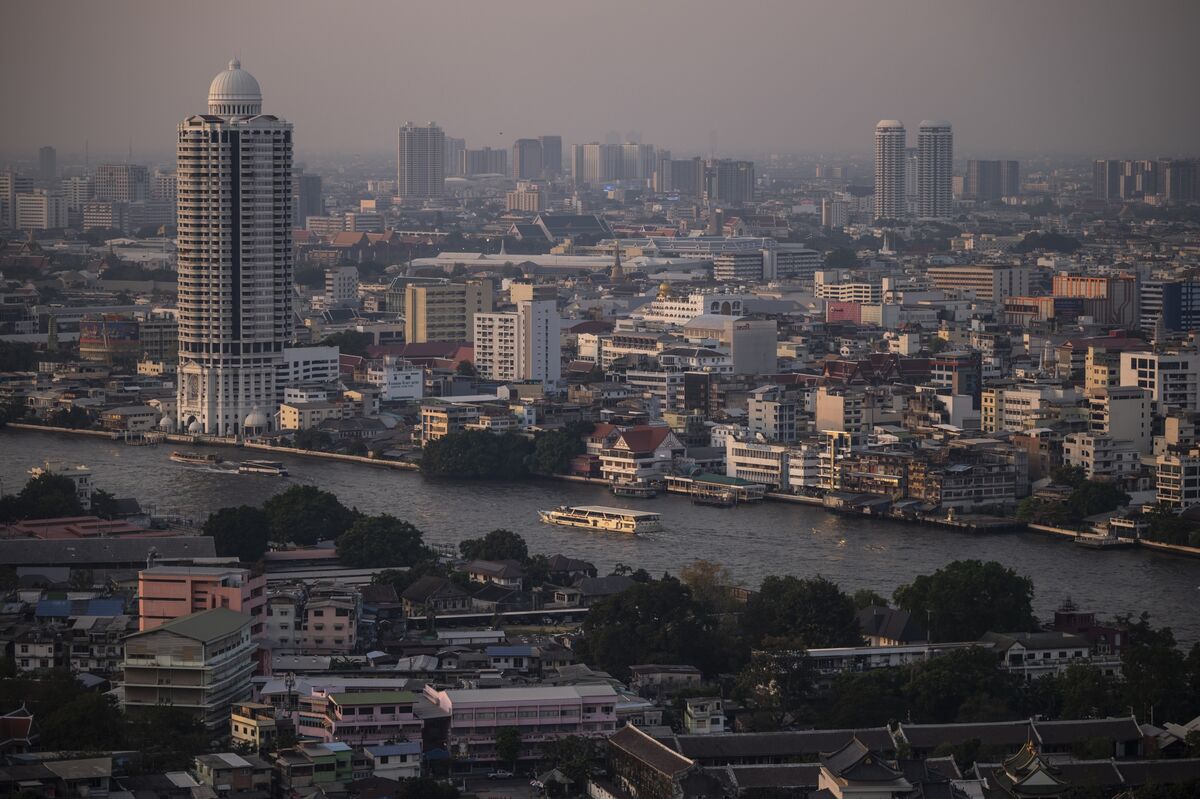 Thai Yield Gap May Narrow as Tame Inflation Boosts Long Bonds
